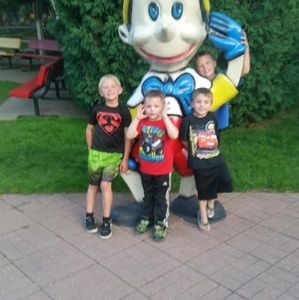 Meet your Posher, Rhena